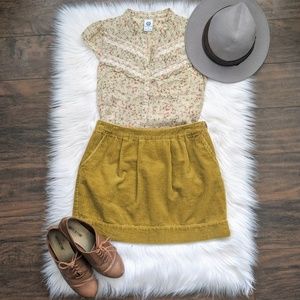 szS vintage floral and lace Ellemenno button up